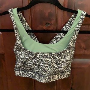 Lululemon sports bra